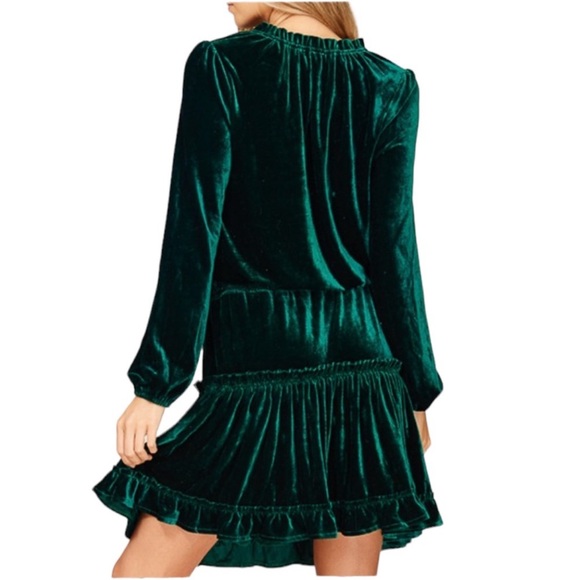 Listicle Emerald Green Velvet Dress - Picture 2 of 12